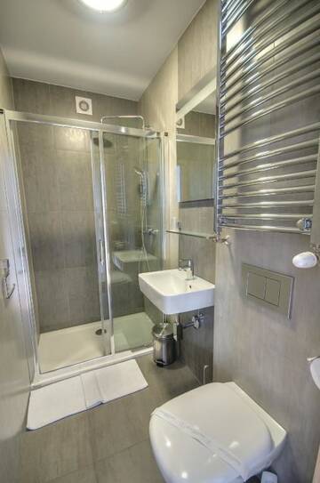 Фото номера Двухместный номер с 1 кроватью Отель Best Western Plus Hotel Podklasztorze г. Сулеюв 3