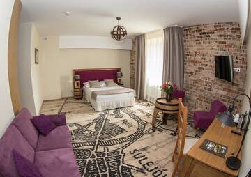 Фото номера Улучшенный двухместный номер с 1 кроватью Отель Best Western Plus Hotel Podklasztorze г. Сулеюв 3